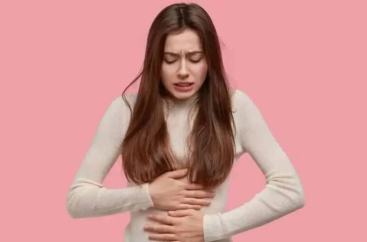 Ilustrasi seorang wanita perutnya sakit karena haid. (Sumber : Pixabay.com/Saranya7)