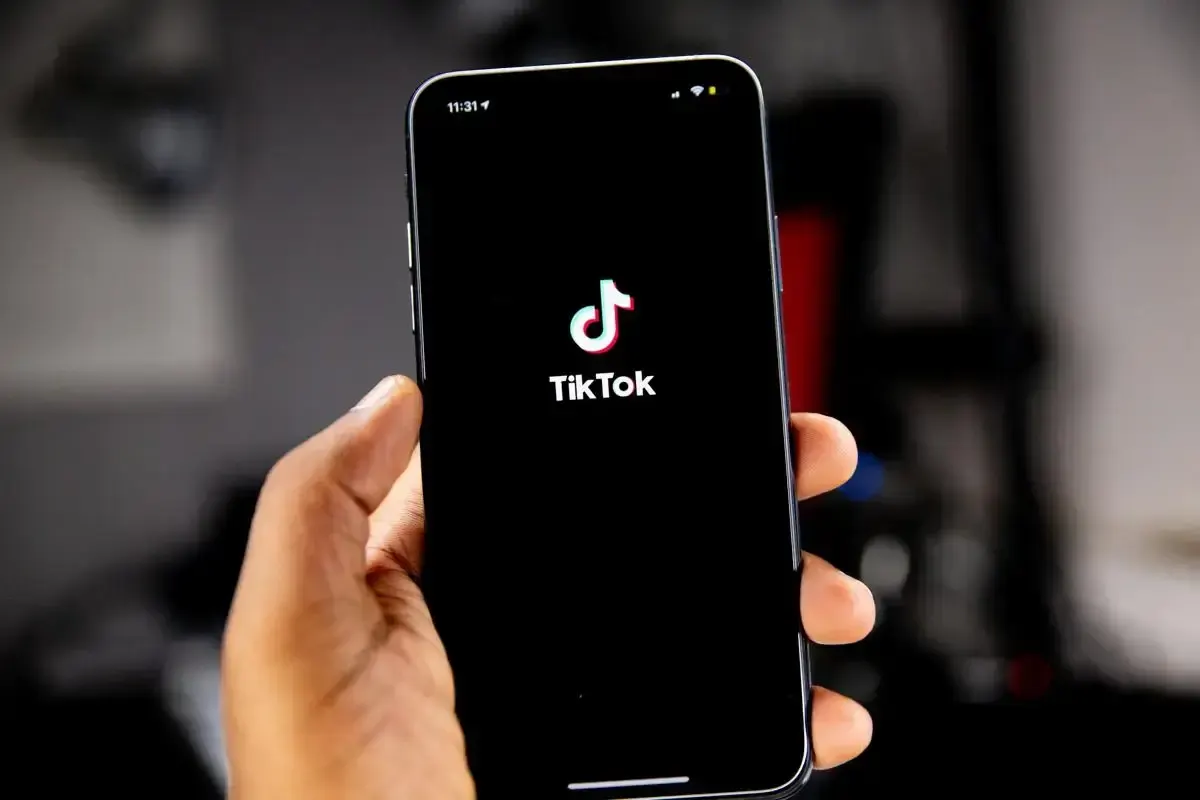 21 Ide Konten TikTok Tanpa Wajah untuk Kreator Introvert yang Tetap Viral (Sumber : unsplash.com/@solenfeyissa)