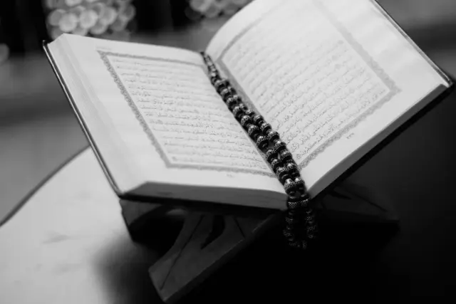 4 Dalil Diwajibkannya Memberi Nafkah yang Halal untuk Keluarga