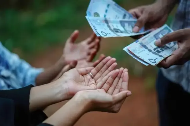 7 Keutamaan Sedekah di Hari Jumat, Menambah Rezeki dan Kekayaan