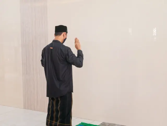 2 Macam Bacaan Doa Iftitah Lengkap, Arab Latin dan Terjemahan