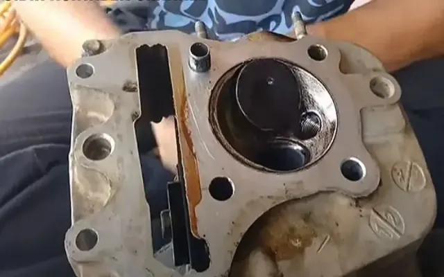 Ciri-ciri Mesin Motor Matic yang Minta Skir Klep, Salah Satunya Kompresi Bocor!