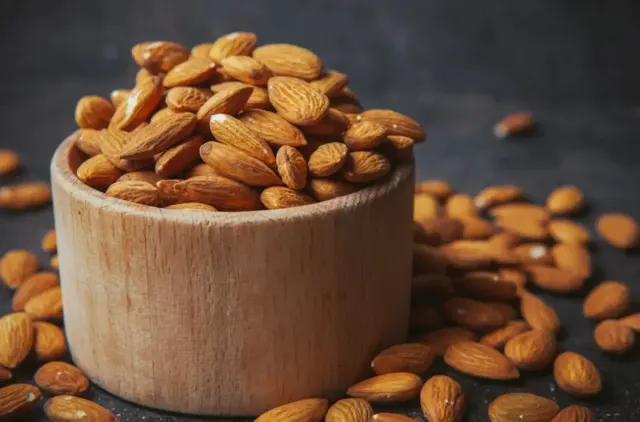 Studi: Manfaat dan Efek Samping Konsumsi Kacang Almond, Bisa Bikin Obesitas