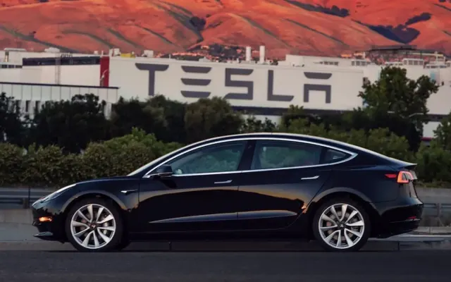 Daftar Harga Mobil Listrik Tesla, Bisa Beli Gak Nih?