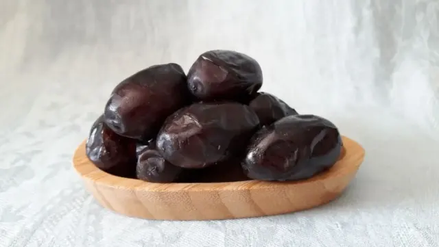 Bukan Hanya Lezat Ternyata Kurma Mazafati / Bam Ini Memiliki Segudang Manfaat di dalamnya!