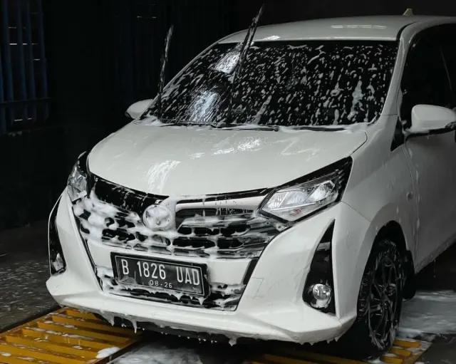 Jangan Asal! Berikut Urutan Mencuci Mobil yang Benar di Rumah