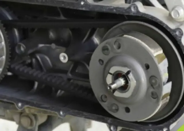 Segera Ganti Komponen Kopling Ganda Motor Maticmu Jika Sudah Begini!