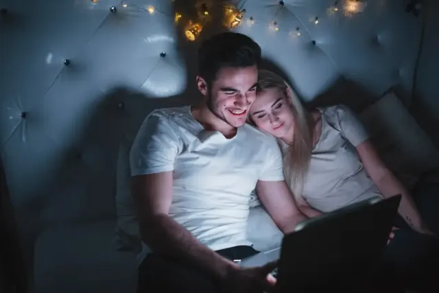 5 Film Romantis Klasik yang Cocok Kamu Tonton Bersama Pasangan