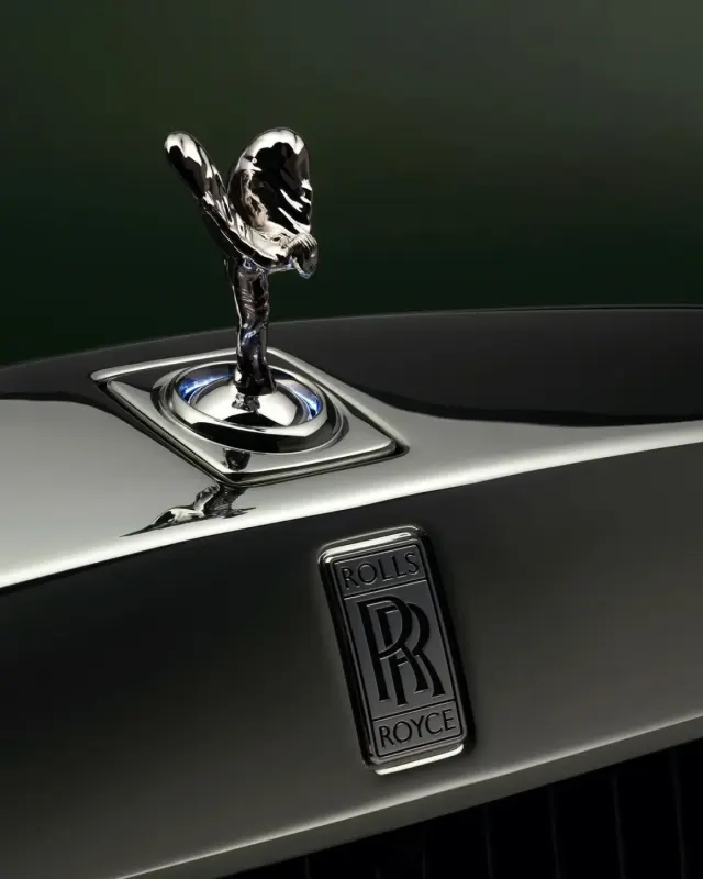 Kali Aja Dibeliin Bokap, Cek Harga Mobil Super Mewah Rolls Royce Terbaru Yuk!