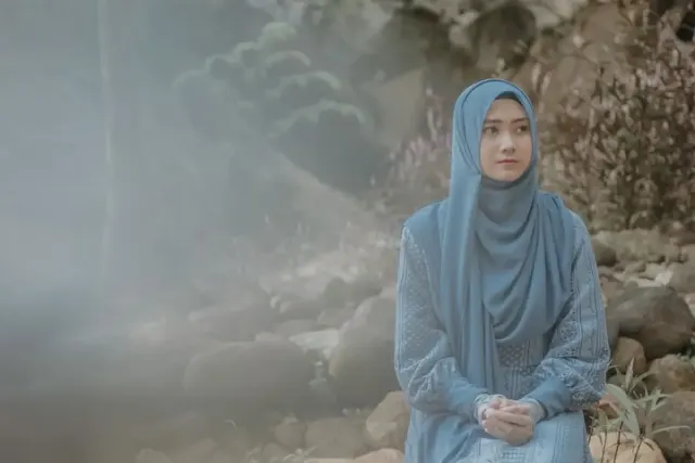 Mengagungkan Nabi Muhammad SAW, Ini Dia Lirik Sholawat Alfa Salam Milik Alfina Nindiyani