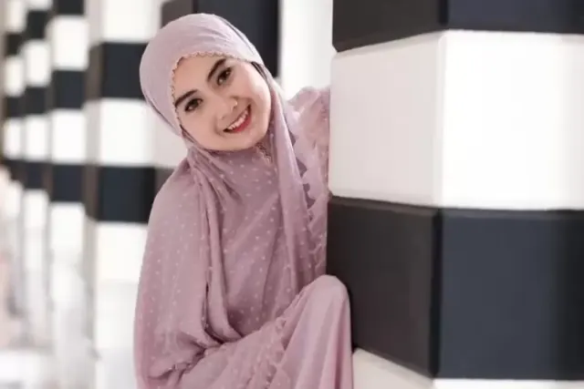 Memiliki Arti Kekasih Hati, Lirik Sholawat Ya Habibal Qalbi Versi Alfina Nindiyani Ini Membuat Kita Terenyuh