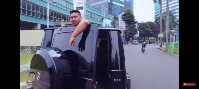 Ajudan Pribadi Ditangkap Polisi Karena Kasus Penipuan Di Depan Keluarga