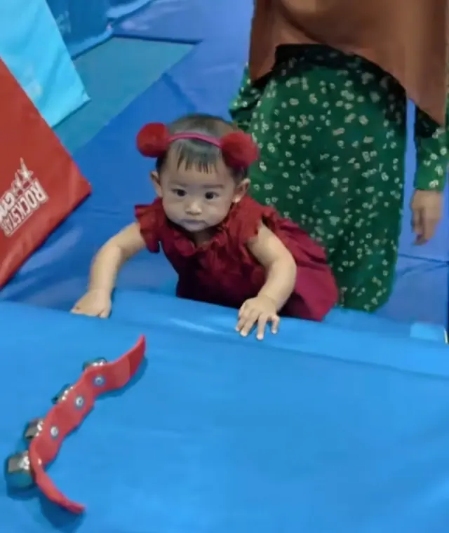 Potret Moana Saat Sekolah, Mulai Dari Menangis Hingga Belajar Salto