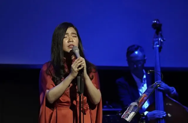 "Bapa Sentuh Hatiku" Lirik Lagu Rohani Dari Maria Shandi Ini Berhasil Meraih Penghargaan Album dan Lagu Terbaik