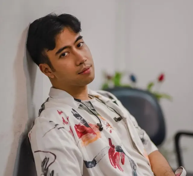 Memiliki Cerita Unik dalam Perilisan Albumnya, Lagu 'Nuansa Bening' – Vidi Aldiano Ternyata Dirilis Secara Independen!