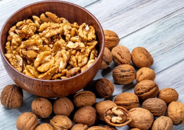 Studi: Manfaat Kacang Kenari, Bikin Panjang Umur