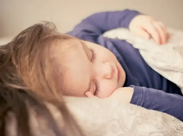 Anak Tidur Mendengkur? Ketahui Ini Penyebab dan Gejalanya