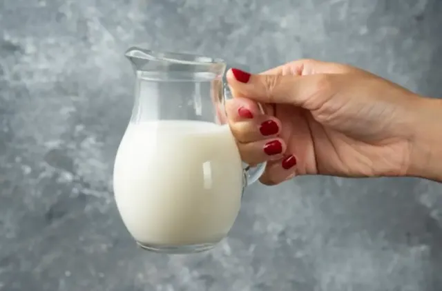 Minum Susu Malam Hari Baik untuk Kesehatan?