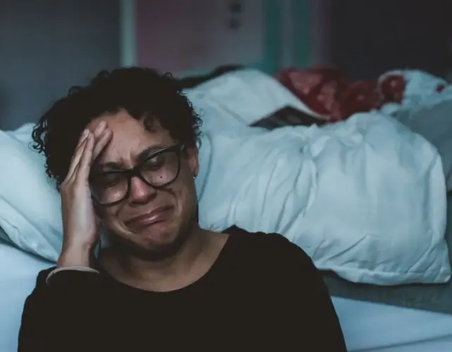 Yuk! Obati Sakit Hatimu Agar Tidak Seperti Lirik Lagu 'Jatuh Bangun' Milik Meggy Z