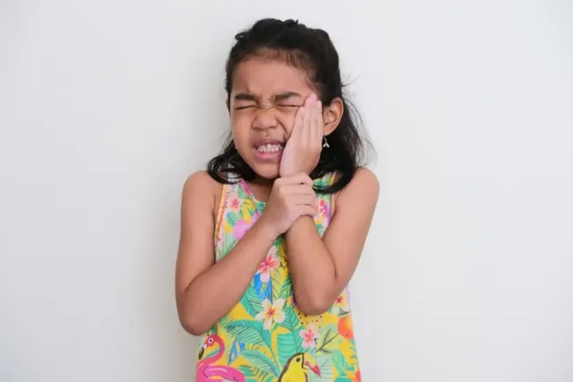 Sakit Gigi Bikin Anak Rewel, Berikut Daftar Obat Sakit Gigi Anak di Apotek