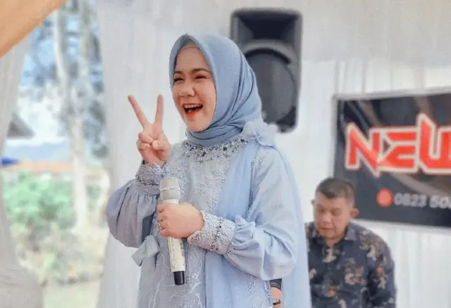 Dinikahkan Dengan Orang Yang Bukan Pilihanmu? Lirik Lagu Padang Rayola - Maafkan Denai Ini Pas Banget Untukmu