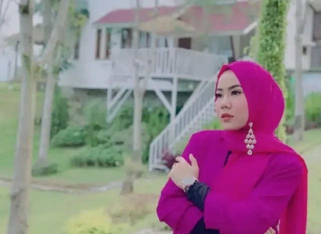 Berusaha Keras Lupain Mantan? Lirik Lagu Minang Rayola Bayang Bayang Rindu Ini Pass Banget Untukmu