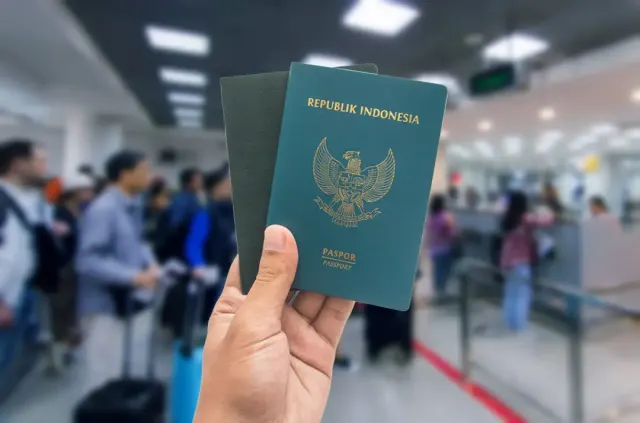 6 Perbedaan Paspor Biasa dan Paspor Elektronik, Kamu Cocok yang Mana?