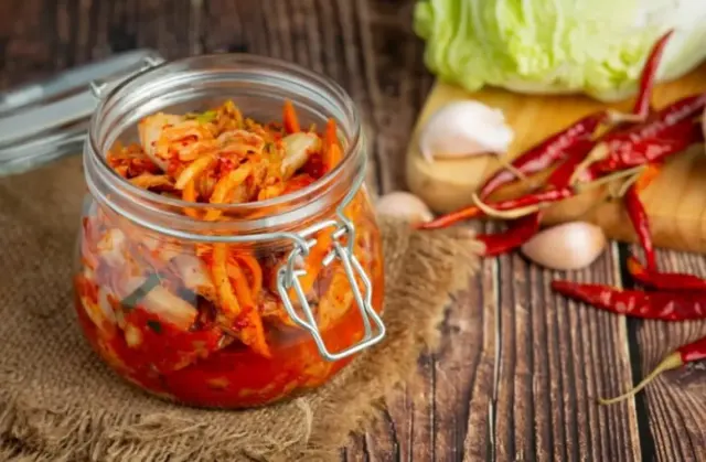 Bisa Turunkan Berat Badan, Ayo Catat 4 Manfaat Makan Kimchi!