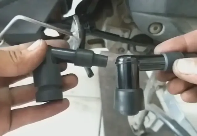 Cop Busi Motor Injeksi Berbeda dengan Motor Karburator, Ini Ciri-Cirinya!