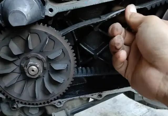 Bisa Putus Dijalan, Segini Batas Normal Pemakaian V-Belt Motor Matic!