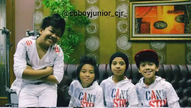 Ingin Kenalan Dengan Seorang Cewek Idamanmu? Bisa Banget Nih Pakai Lirik Lagu "Kamu" Milik Coboy Junior!