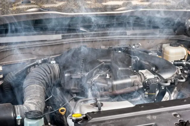 Cara Atasi Mobil Overheating, Jangan Panik!