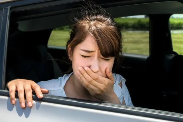 Tips Mencegah Bau Apek Dalam Mobil Tanpa Pewangi