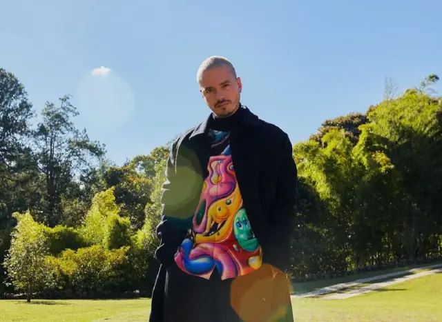 Menggunakan Bahasa Latin, Berikut Ini Lirik Lagu Mi Gente dari J Balvin ft. Willy William