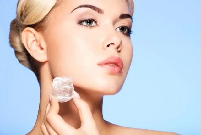 Facial Icing, Teknik Perawatan Jadul yang Dapat Menghilangkan Kantung Mata
