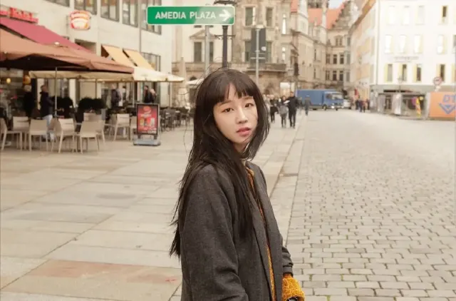 Menjadi OST Drama, Lirik Lagu Left Over Left Hand Miliki Makna Cinta yang Cukup Mendalam