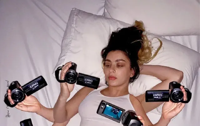 Lucunya Lirik Lagu Boom Clap Milik Charli XCX, Bisa Menggambarkan Isi Hati Yang Sedang Jatuh Cinta