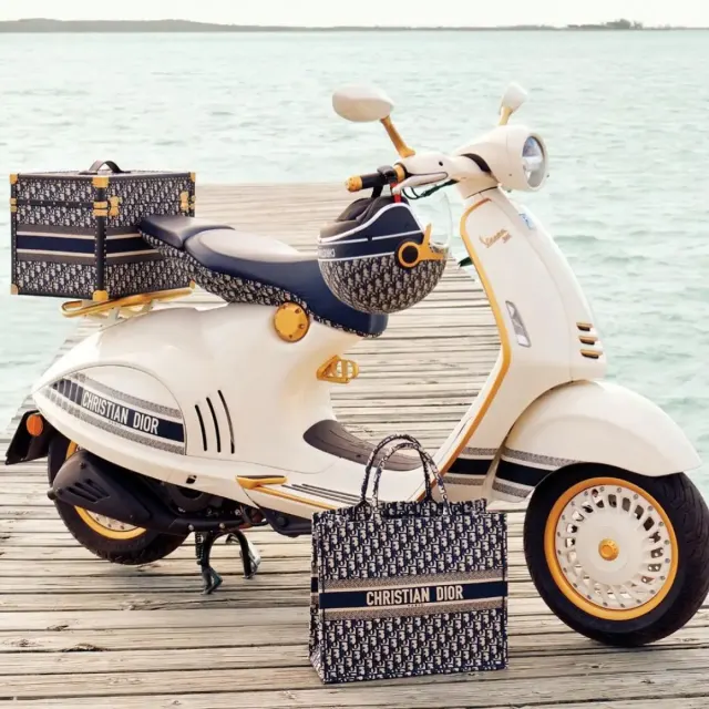 Daftar Harga Vespa Terbaru, Ingat Vespa Dior yang Harganya Bikin Orang Miskin Makin Gak Pede?