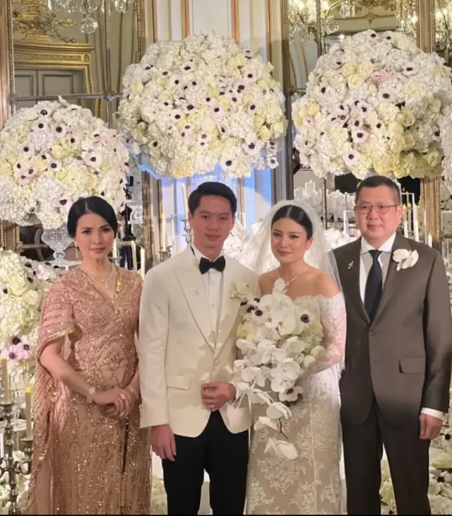 7 Momen Sakral Pernikahan Kevin Sanjaya dan Valencia Tanoesoedibjo di Paris