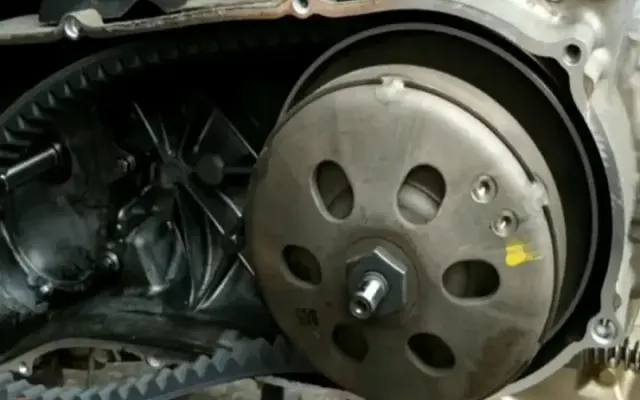 Oli Rembes di CVT Motor Matic yang Sudah Berumur? Periksa Komponen Ini!