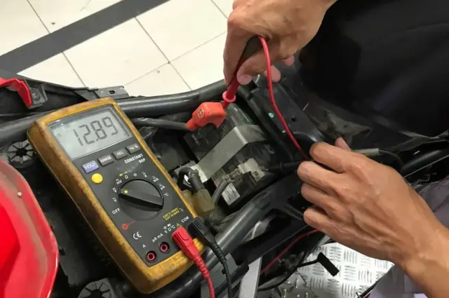 Aki Motor Sering Tekor, Kenapa Ya?