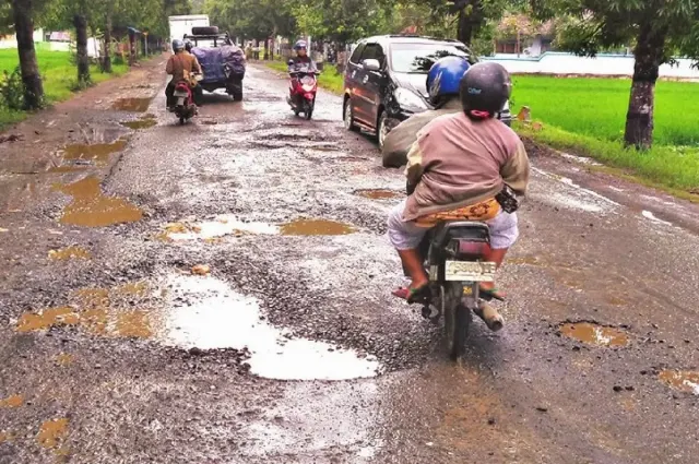 Sering Lewat Jalan Rusak, Cek 3 Komponen Mobilmu Segera