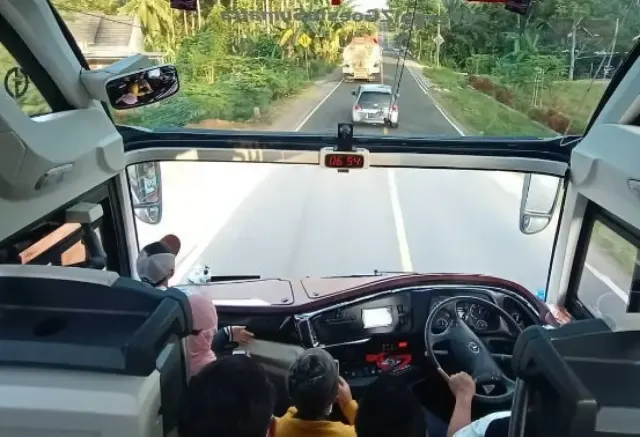 Charger Power Bank dalam Bus, Sebaiknya Jangan!