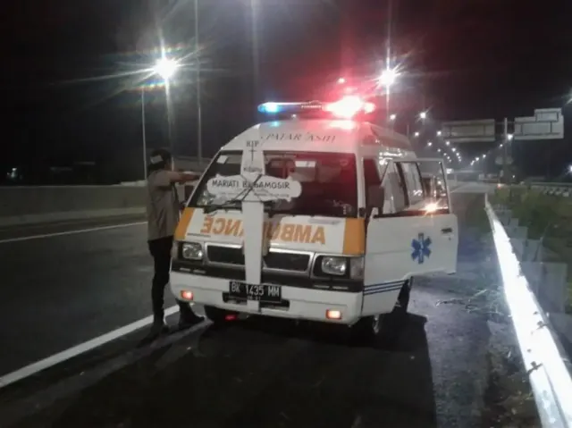 Ini 3 Keistimewaan Yang Didapat Sopir Ambulans, Salah Satunya Bisa Utang di SPBU