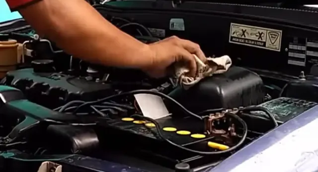 Cara Merawat Mesin Mobil Agar Sehat dan Tidak Mudah Turun Mesin