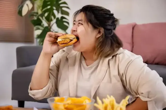 7 Tips Makan Banyak, tapi Tidak Bikin Gemuk