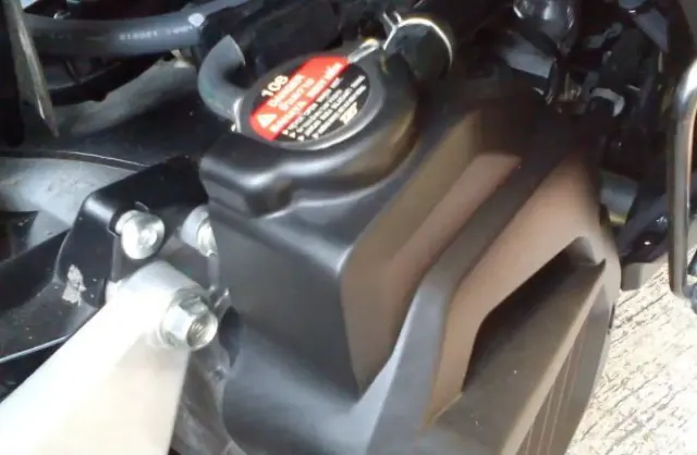 Pakai Air Biasa ke Radiator Motor, Bolehkah?