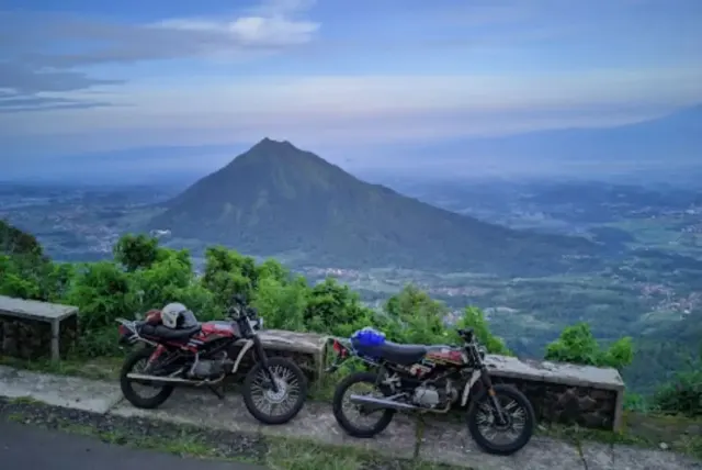 7 Wisata Gunung di Magelang, Ada yang Bisa untuk Kemah Ramai-ramai