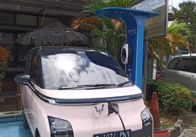Belum Fast Charging, Segini Durasi dan Tarif Charger Wuling Air EV di SPKLU