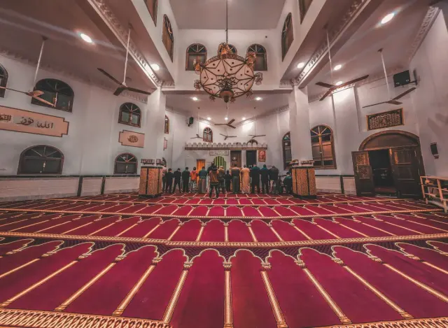 Jadi Imam atau Makmum, Ini Niat Sholat Tarawih Arab, Latin dan Terjemahan